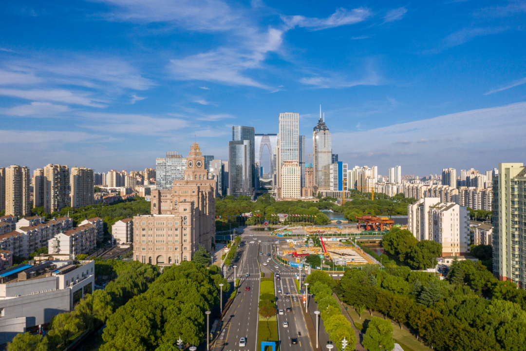 產業向“高”而攀?服務向“優”而行